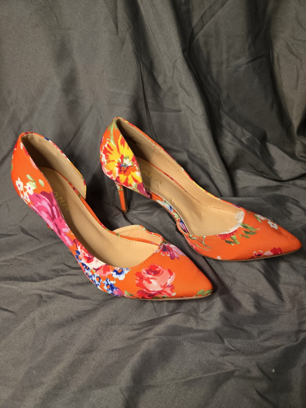 Liliana Orange Floral Pointed-Toe Pumps - Picture 3 of 6